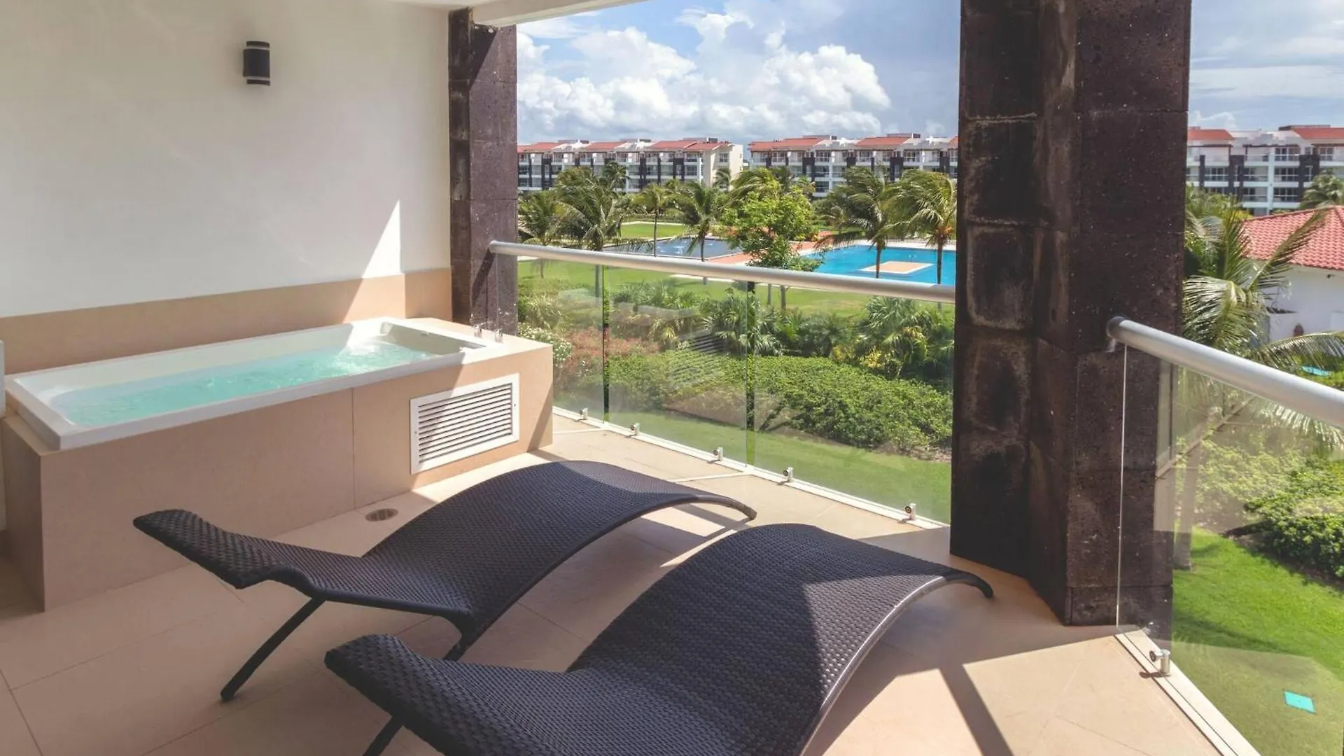 Luxury 3 Bedroom Condo - Beachfront Complex At Mareazul - Buena Vida Playa del Carmen Сasa de vacaciones