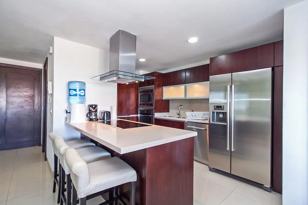 Luxury 3 Bedroom Condo - Beachfront Complex At Mareazul - Buena Vida Playa del Carmen Holiday home