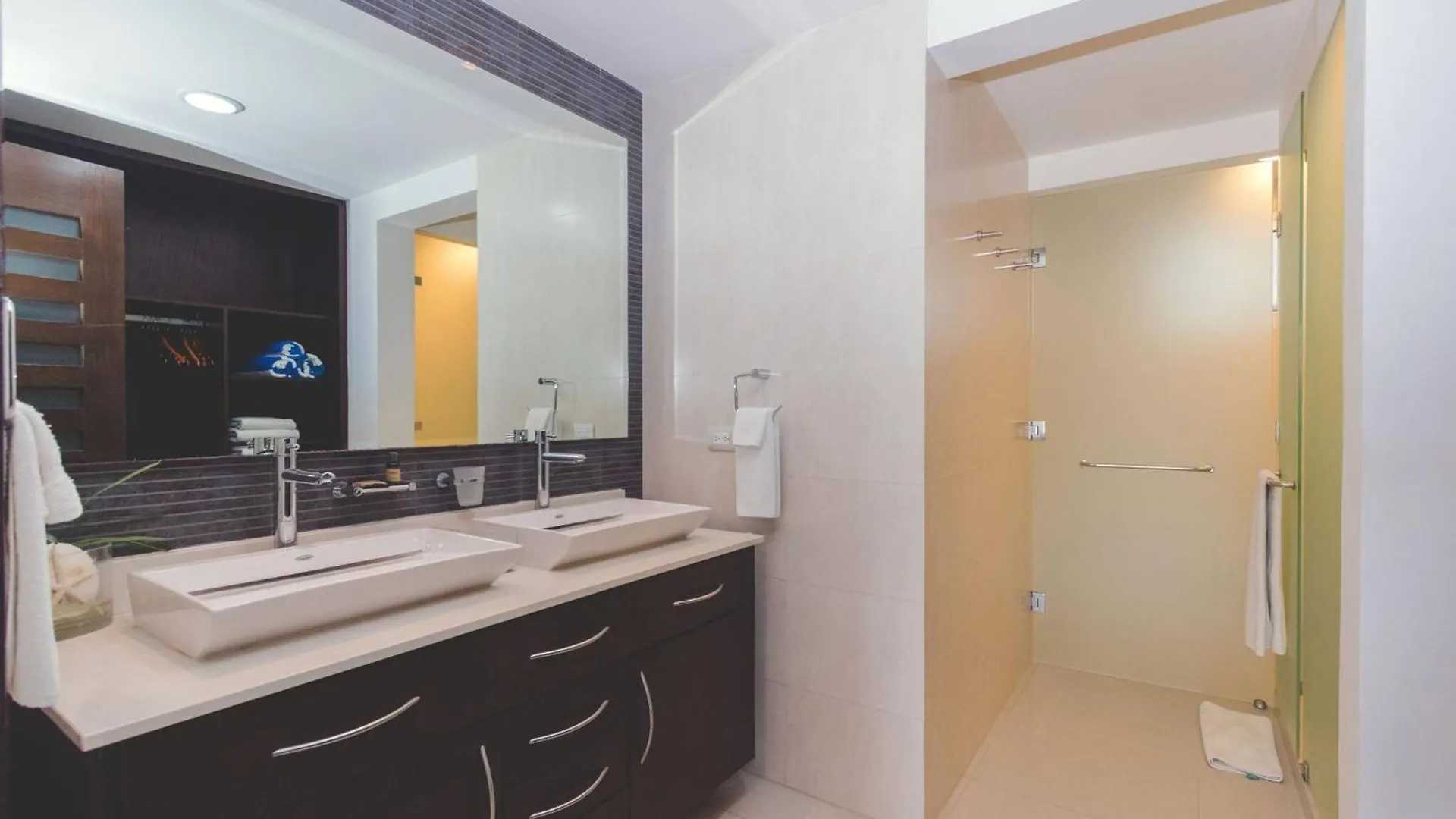 Luxury 3 Bedroom Condo - Beachfront Complex At Mareazul - Buena Vida Playa del Carmen 0*,  Meksyk