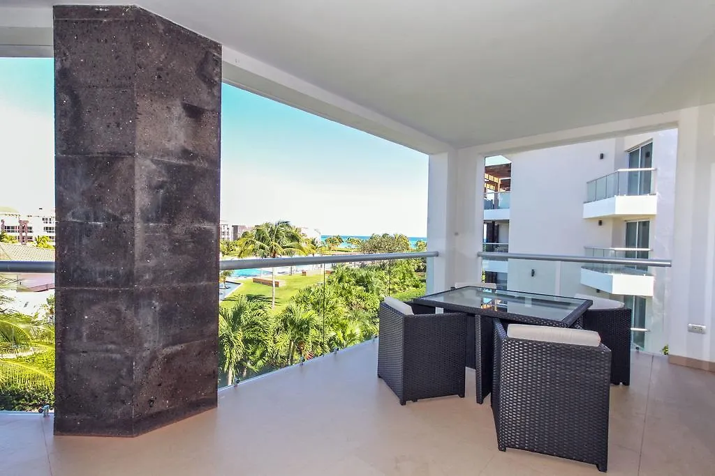 Luxury 3 Bedroom Condo - Beachfront Complex At Mareazul - Buena Vida Playa del Carmen